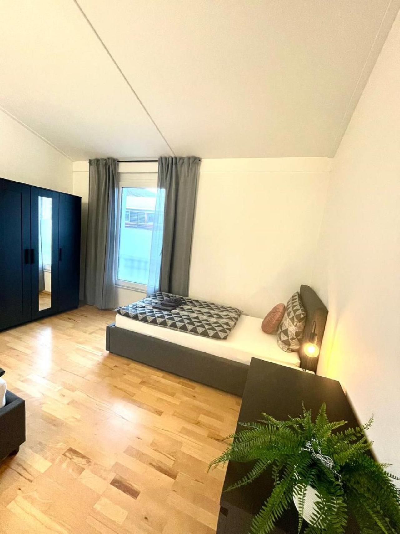 Geraeumiges Ferienhaus In Koblenz โคเบลนซ์ ภายนอก รูปภาพ