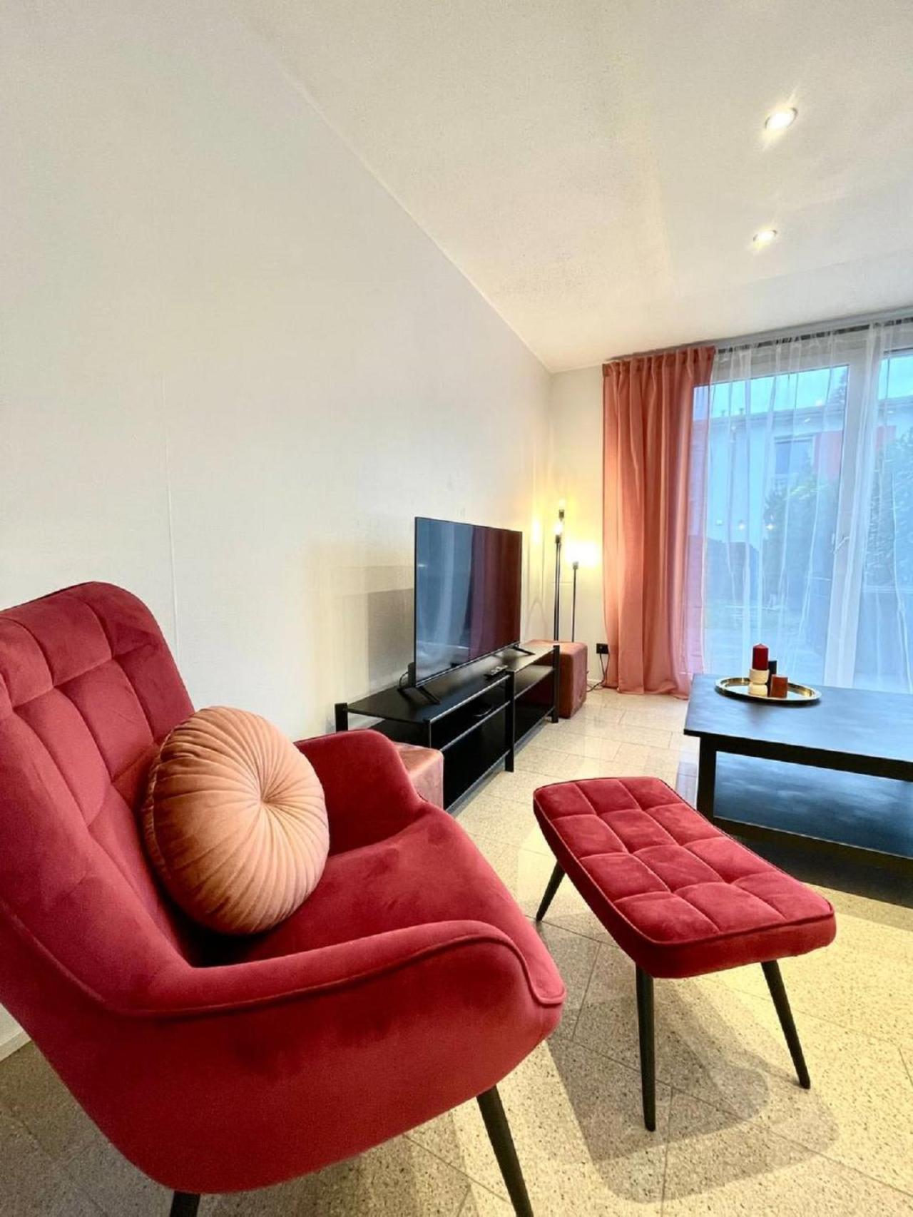 Geraeumiges Ferienhaus In Koblenz โคเบลนซ์ ภายนอก รูปภาพ