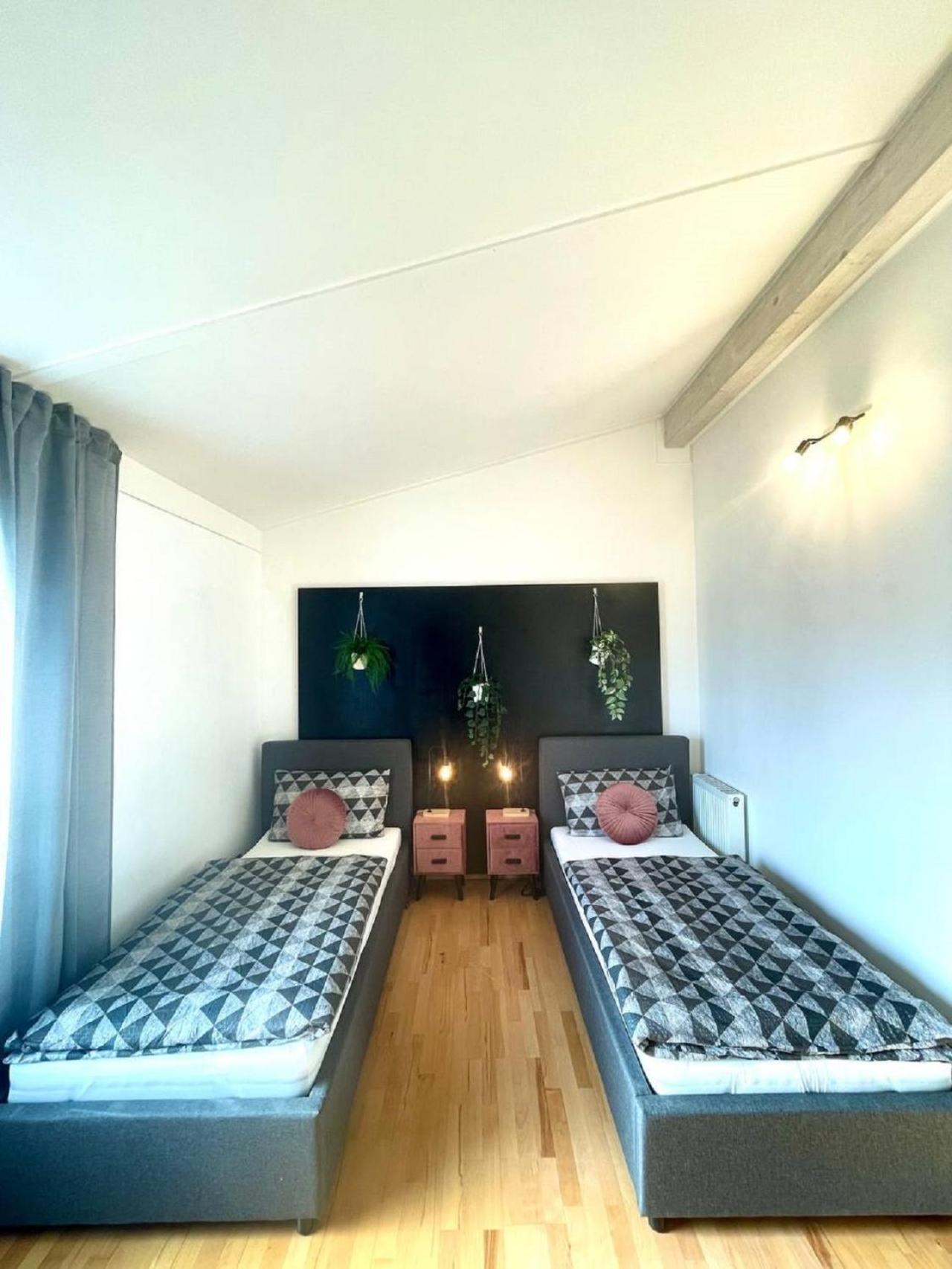 Geraeumiges Ferienhaus In Koblenz โคเบลนซ์ ภายนอก รูปภาพ