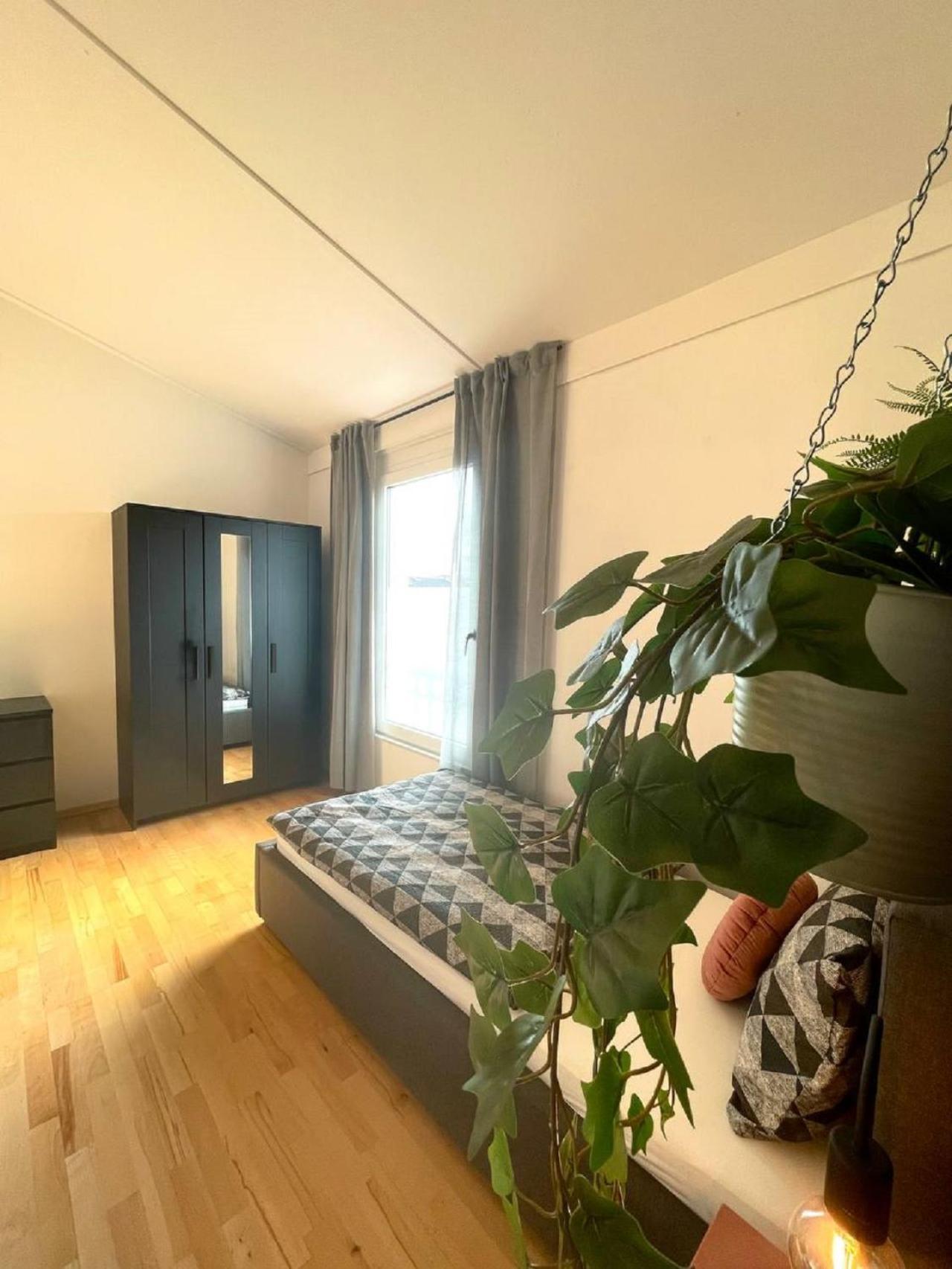Geraeumiges Ferienhaus In Koblenz โคเบลนซ์ ภายนอก รูปภาพ