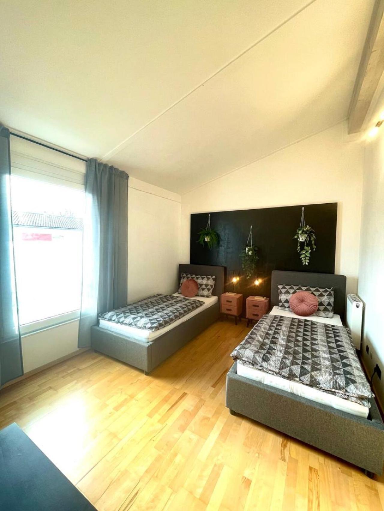 Geraeumiges Ferienhaus In Koblenz โคเบลนซ์ ภายนอก รูปภาพ