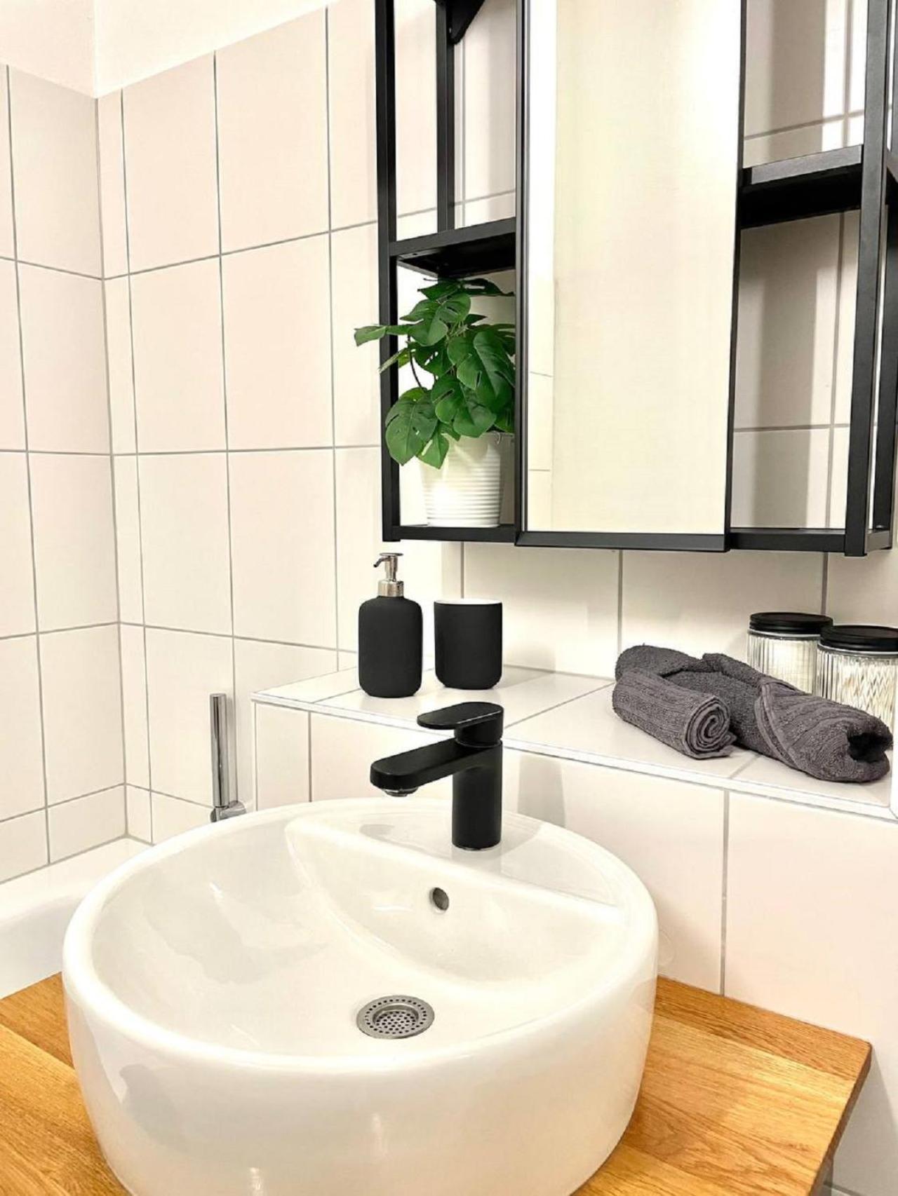 Geraeumiges Ferienhaus In Koblenz โคเบลนซ์ ภายนอก รูปภาพ