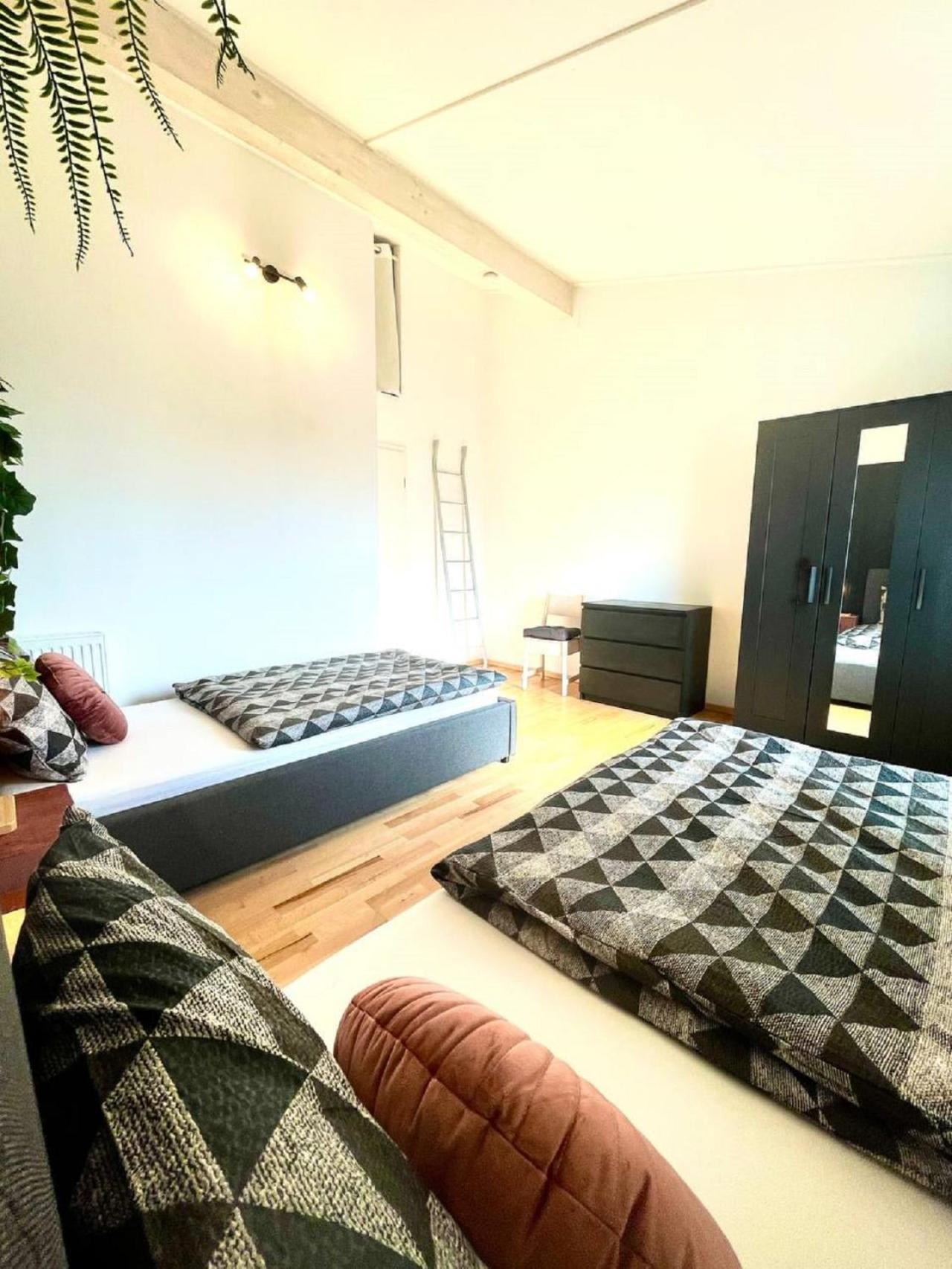 Geraeumiges Ferienhaus In Koblenz โคเบลนซ์ ภายนอก รูปภาพ